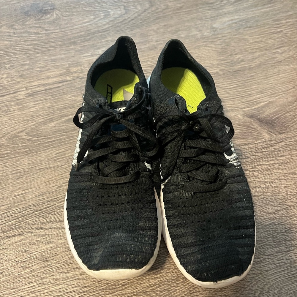 Nike Tennis Shoes